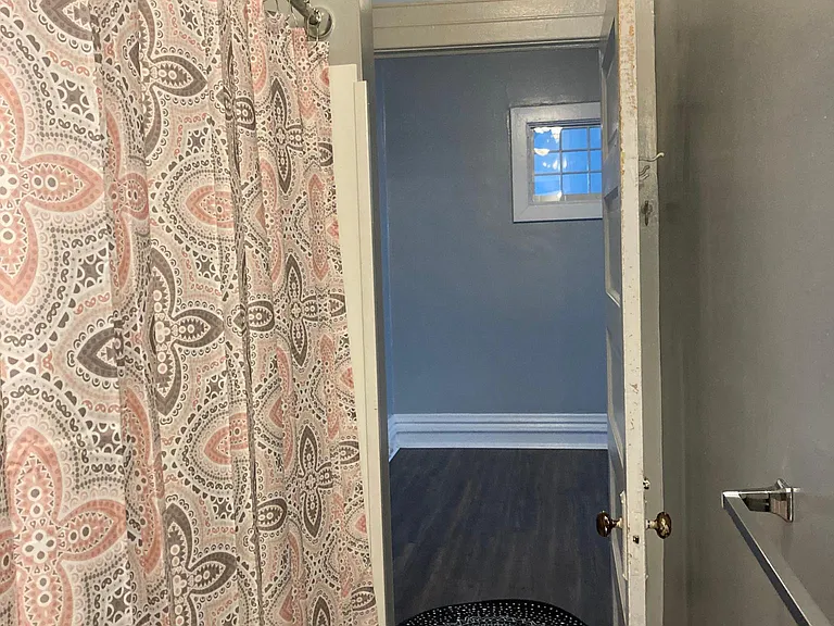 1441 E Long St #C — Photo 15
