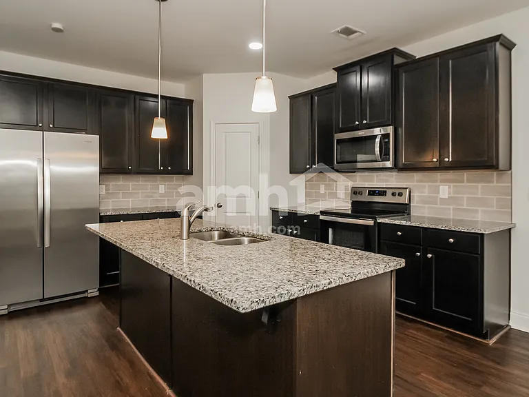 121 Coulter Woods Dr — Photo 7
