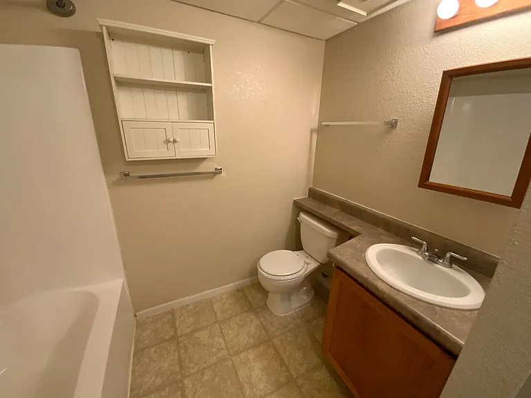 1605 Steamboat Ln — Photo 59