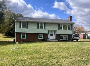 1512 Shamrock St NW, Roanoke, VA