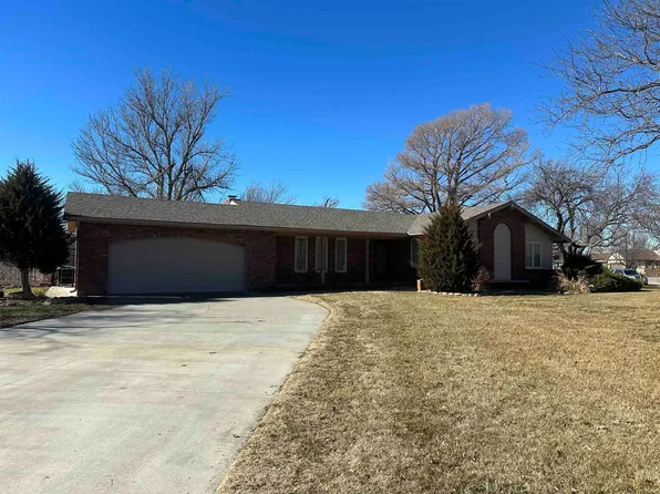 4101 Sandpiper Ln, Great Bend, KS 67530