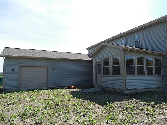 3rd image of 650 Meadowview Ln