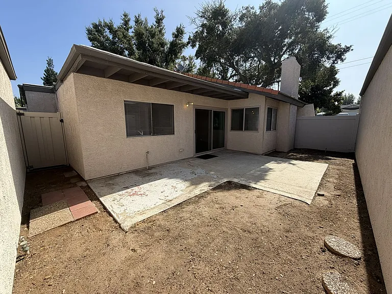 1594 Christopher Ln — Photo 28