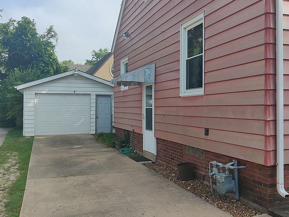 5th image of 905 W Gift Ave