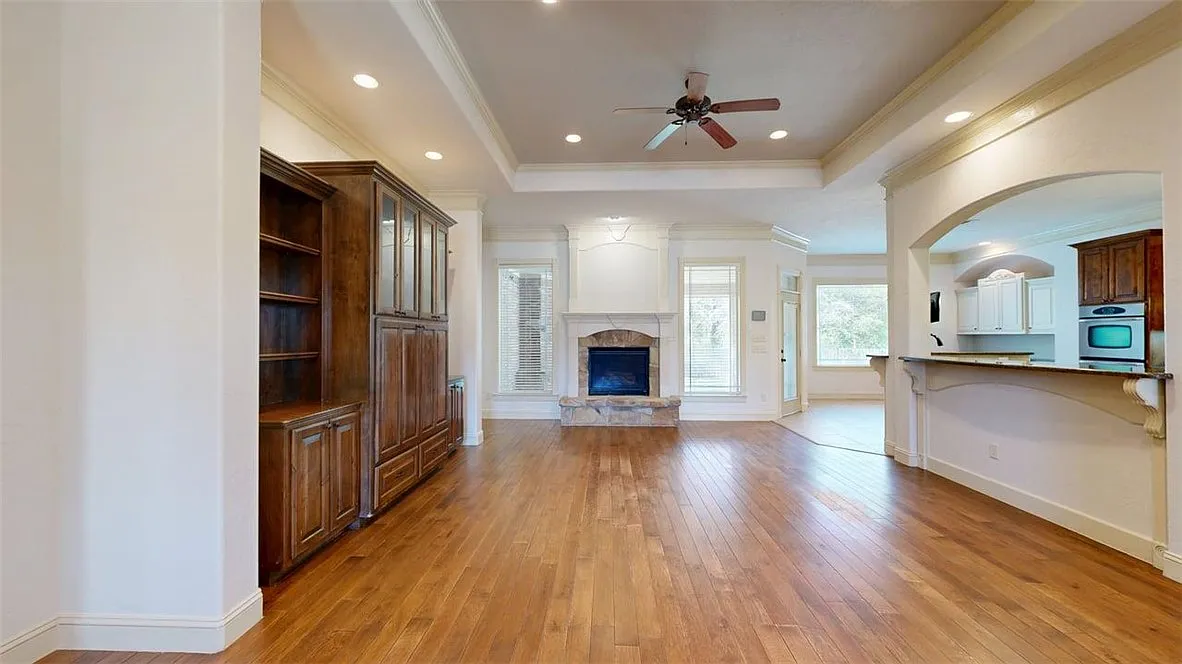 4 bed, 3.5 bath, 3252 sqft, $3,400 — Photo 2