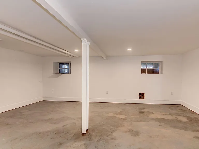 2413 Minnesota Ave SE — Photo 24