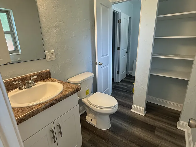 509 Trenton St — Photo 9