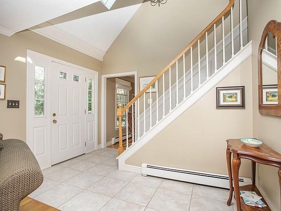 3rd image of 21 Sleepy Hollow Cir
