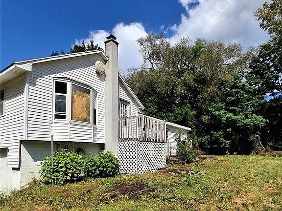 4th image of 113 Emmons Rd