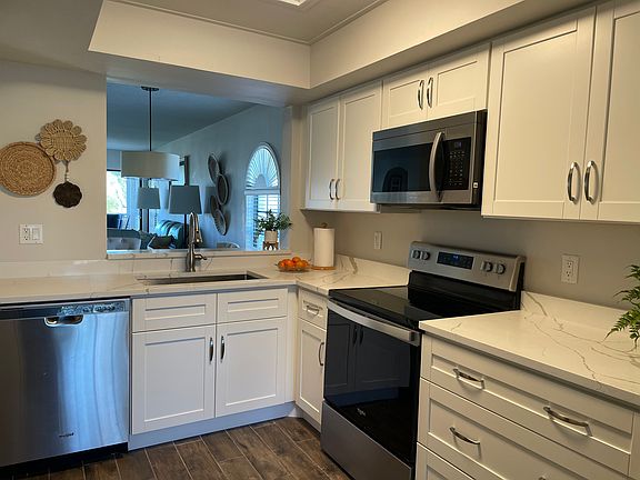 2nd image of 601 Augusta Blvd APT 10