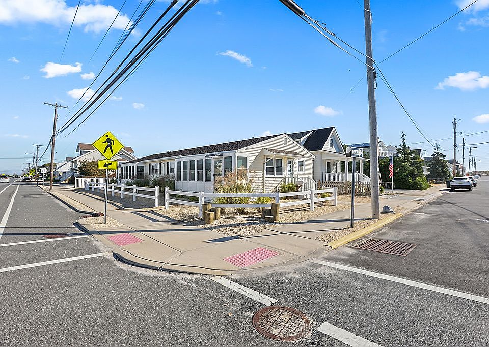 64B Island Avenue