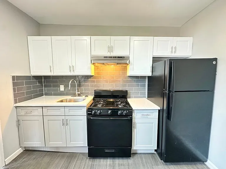 52-54 S Arlington Ave — Photo 6