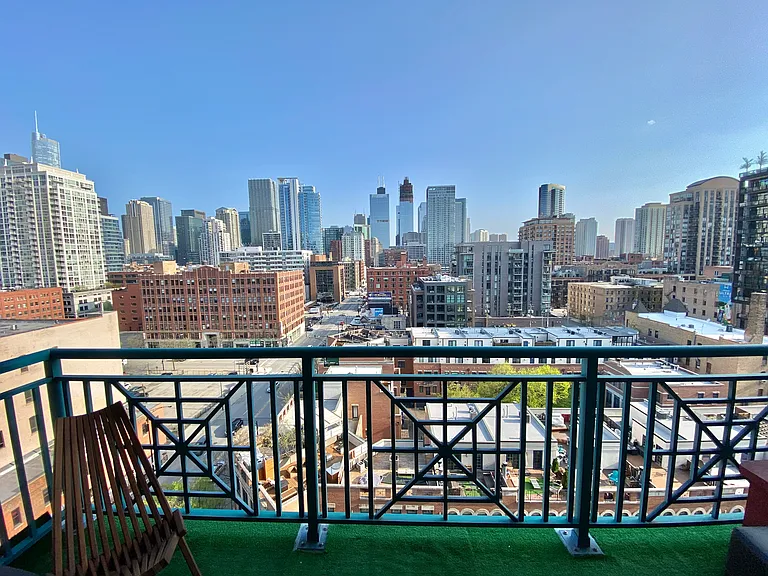 340 W Superior St #1106 — Photo 9