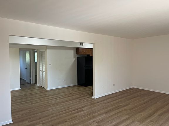 5th image of 4140 Lindenwood Dr #3B