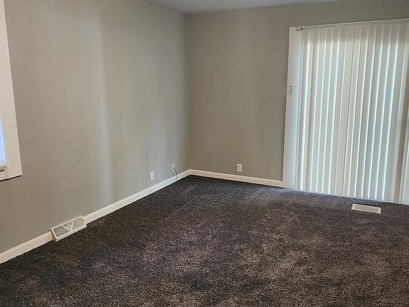 3rd image of 522 S Russell Ave