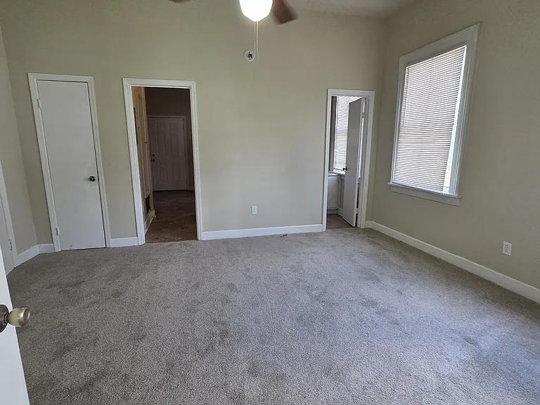 1529B Craig St — Photo 6