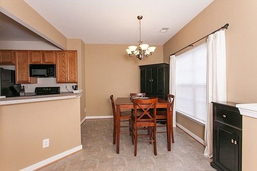 4th image of 9703 Magnolia Pointe Pl