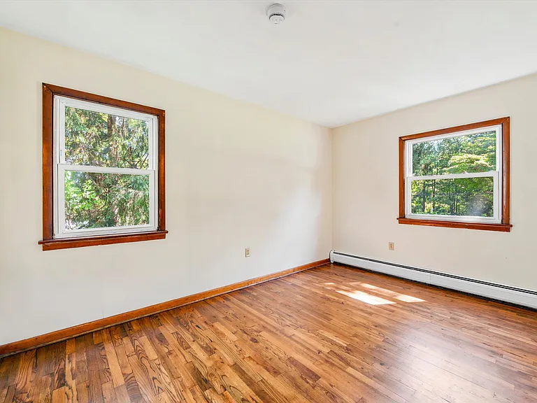 700 Sugars Bridge Rd — Photo 2