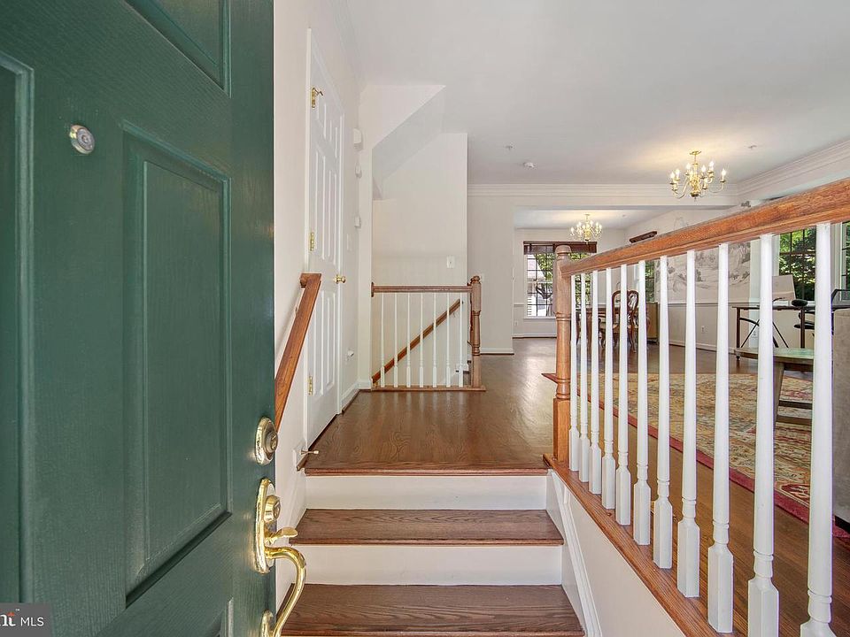 1st image of 213 Deer Meadow Ln