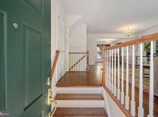 213 Deer Meadow Ln, Rockville, MD 20850