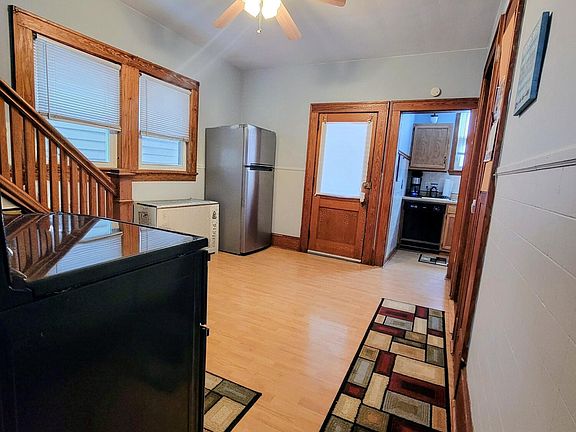 4th image of 614 Delaware St