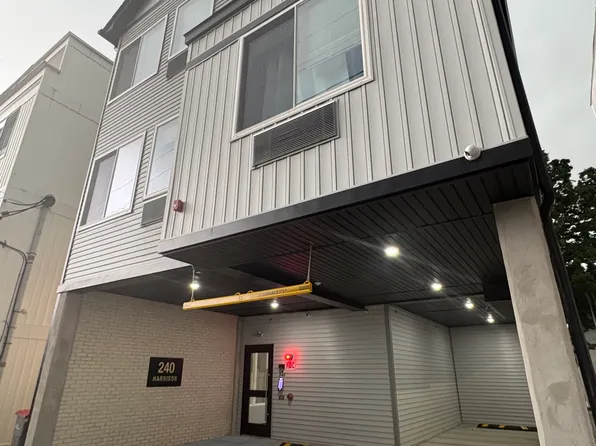 240 Harrison St #301, Paterson, NJ 07501