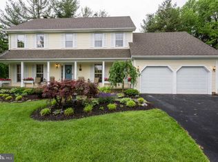 5588 Sequoia Farms Dr, Centreville, VA 20120