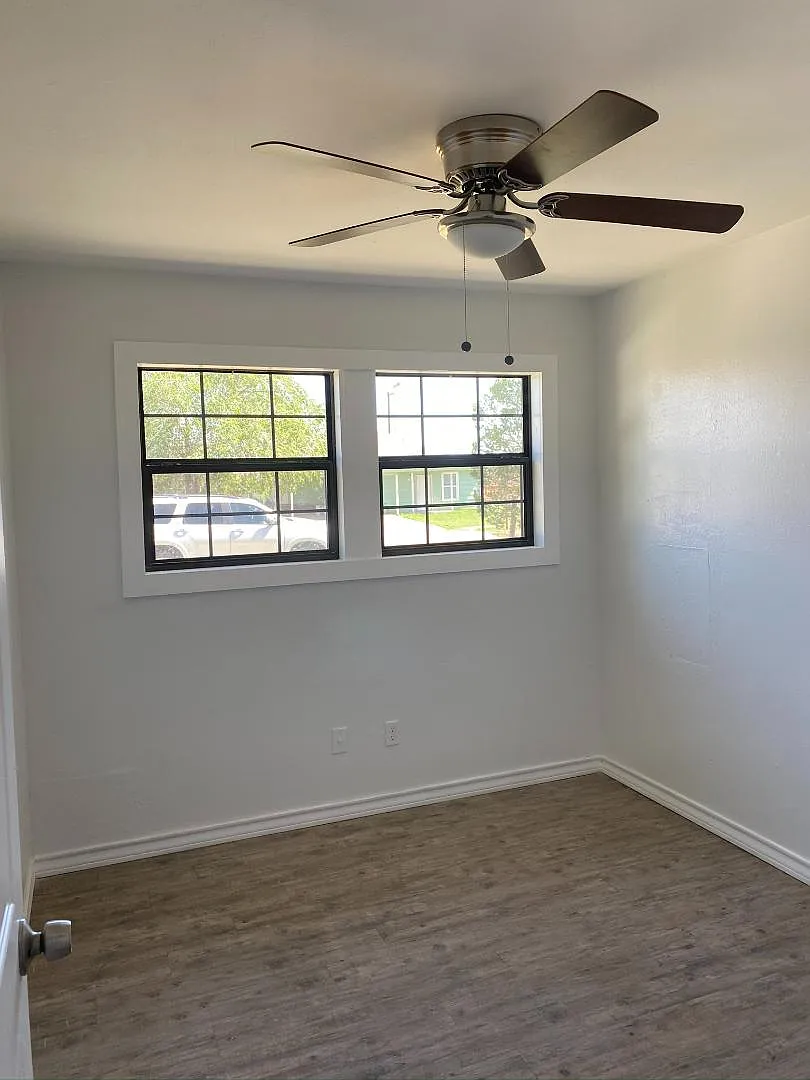 3506 East Baylor Street - 3506 East Baylor Street — Photo 3