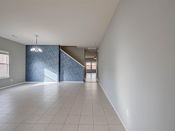 3rd image of 502 Mornington Ln