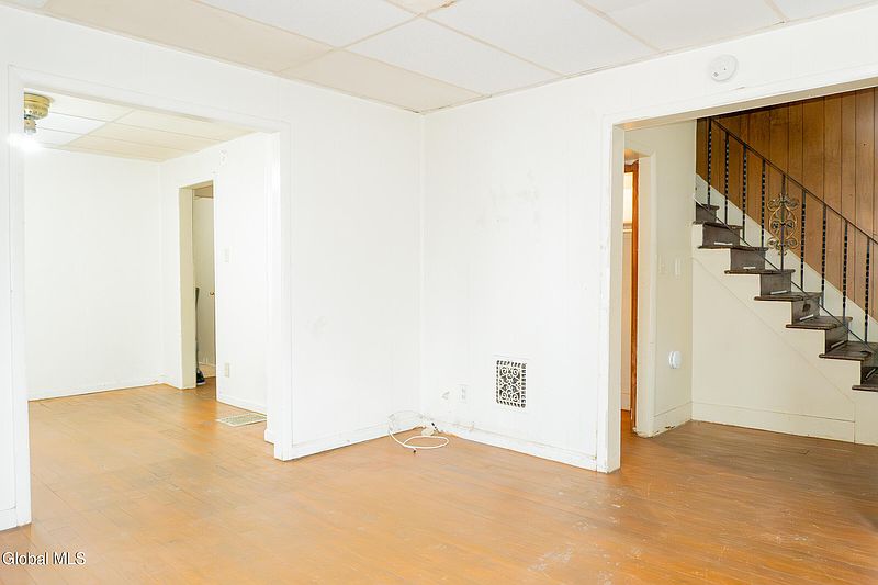4th image of 6 Harvard Street