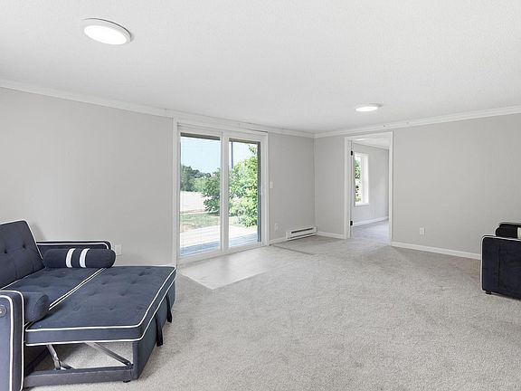 5th image of 538 Jackson Ave NW