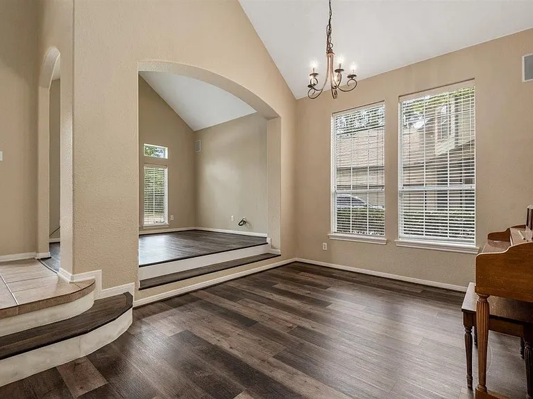 130 Zephyr Bend Pl — Photo 6