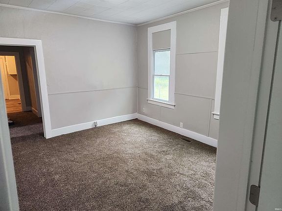 3rd image of 713 Ravenswood Dr
