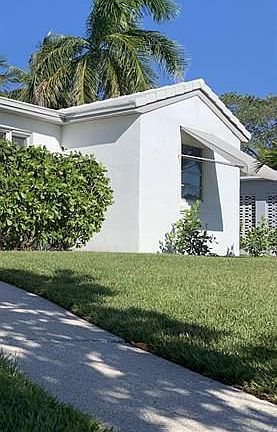 3rd image of 326 Columbia Dr