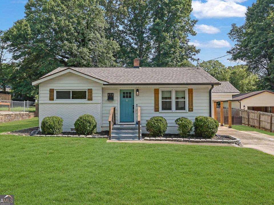 1st image of 979 Oakview Dr SE
