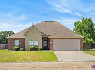 13716 Shady Hollow Dr, Denham Springs, LA 70726
