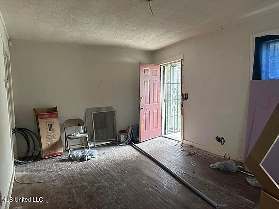 3rd image of 2932 Greenwood Ave