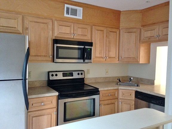 3rd image of 2678 Coventry Dr #C