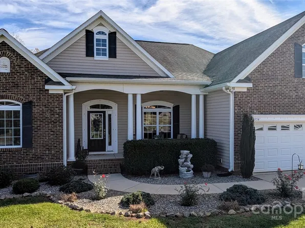 6954 Pin Oaks Dr, Denver, NC 28037