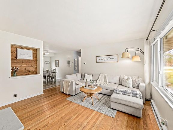 4th image of 16401 W Addison AVENUE