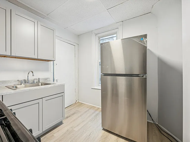 6033 Kershaw St — Photo 6