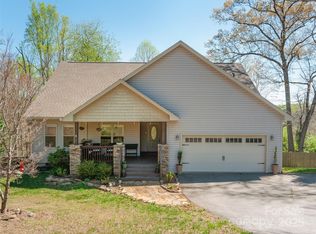 18 Birdsong Ln, Candler, NC 28715