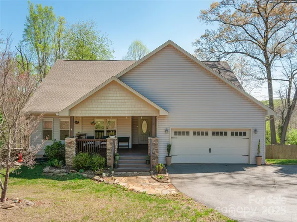 18 Birdsong Ln, Candler, NC 28715