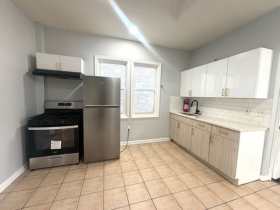 4th image of 235 2nd St #2AA
