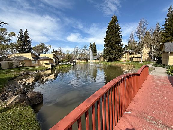 3rd image of 2708 Woodlake Dr #2708