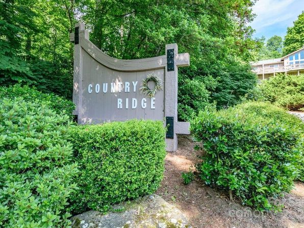 153 Country Ridge Rd, Hendersonville, NC 28739