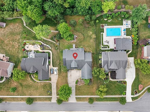 2nd image of 94 Sapphire Ln
