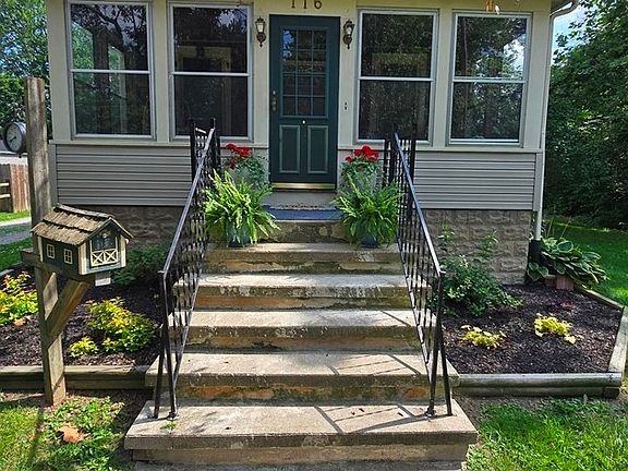 5th image of 116 Pleasant St