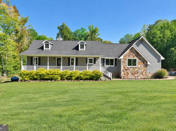 279 W Plantation Dr, Newnan, GA 30263