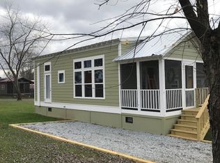 47 Two Swans Ln, Flat Rock, NC 28731